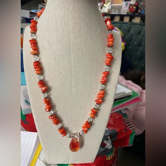 Multicolored necklace with glass pendant - Picture 4 of 8